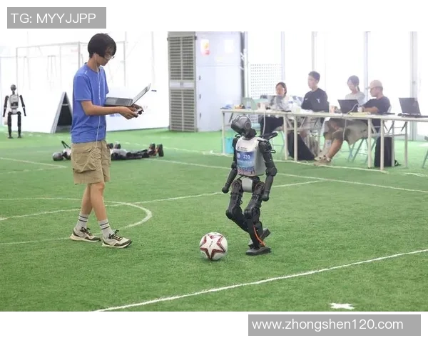 足球明星现场采访揭秘他们的训练秘诀与比赛心态分享